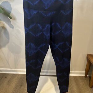 Uniqlo Airism Soft Tie Dye Blue and Black Crop Capri Leggings - Medium